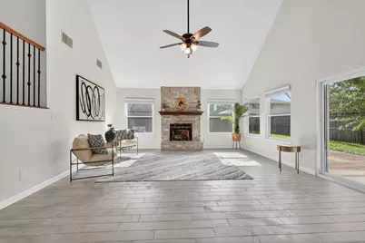 417 W Hillary Circle, Sugar Land, TX 77498 - Photo 14