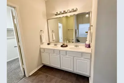 142 E Spindle Tree Circle, The Woodlands, TX 77382 - Photo 12