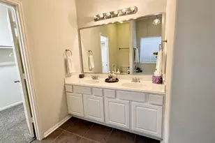 142 E Spindle Tree Cir, The Woodlands, TX 77382 - Photo 12