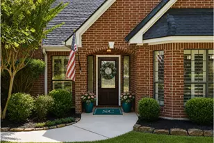 2312 Hollowbrook Ln, Conroe, TX 77384 - Photo 2