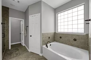 12394 Pebble View Dr, Conroe, TX 77304 - Photo 18