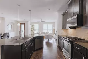 411 Via Regatta Dr, Webster, TX 77598 - Photo 2