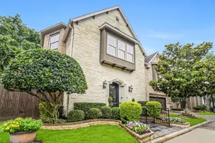 18 Windsor Ct, Houston, TX 77055 - Photo 2