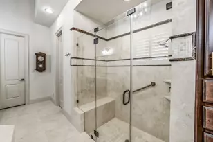18 Windsor Ct, Houston, TX 77055 - Photo 24