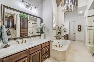 18 Windsor Ct, Houston, TX 77055 - Photo 22