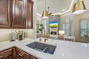 18 Windsor Ct, Houston, TX 77055 - Photo 12