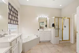 135 E Northcastle Cir, Conroe, TX 77384 - Photo 20