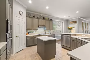 135 E Northcastle Cir, Conroe, TX 77384 - Photo 12