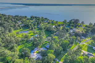 323 Lakeview Dr, Onalaska, TX 77360 - Photo 46