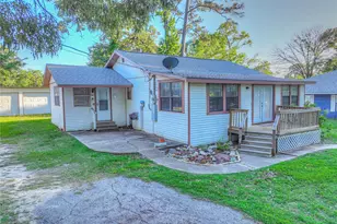 323 Lakeview Dr, Onalaska, TX 77360 - Photo 4