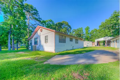 323 Lakeview Drive, Onalaska, TX 77360 - Photo 32