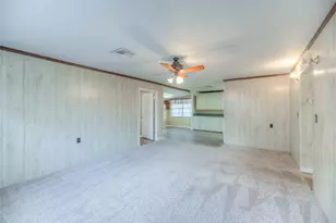 323 Lakeview Dr, Onalaska, TX 77360 - Photo 14