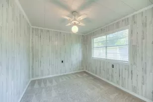 323 Lakeview Dr, Onalaska, TX 77360 - Photo 18