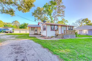 323 Lakeview Dr, Onalaska, TX 77360 - Photo 1