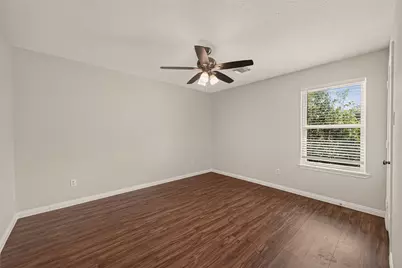 5015 Cottonglen Court, Houston, TX 77041 - Photo 32