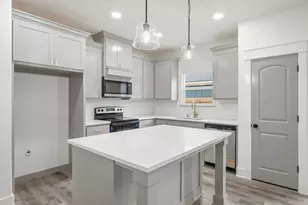 203 Lock Ln, Bryan, TX 77803 - Photo 2