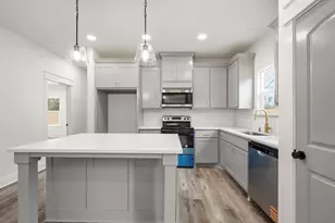 203 Lock Ln, Bryan, TX 77803 - Photo 8