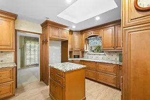 1101 Clark St, Yoakum, TX 77995 - Photo 10