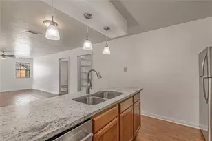 2402 Sycamore Ave, Huntsville, TX 77340 - Photo 12