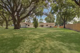 112 Walnut St, Angleton, TX 77515 - Photo 32