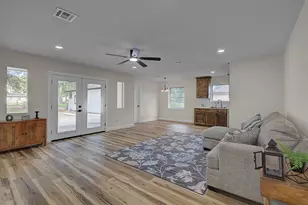 112 Walnut St, Angleton, TX 77515 - Photo 8