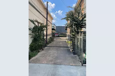 2110 Chenevert Street #8, Houston, TX 77003 - Photo 2