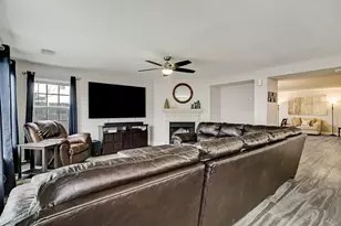 303 Mantova Dr, Houston, TX 77073 - Photo 38