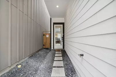 8470 Berry Green Lane, Houston, TX 77022 - Photo 2