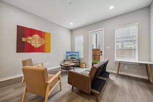 8470 Berry Green Ln, Houston, TX 77022 - Photo 4