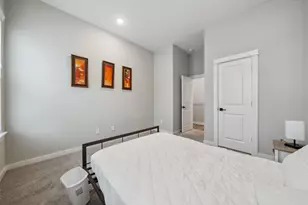 8470 Berry Green Ln, Houston, TX 77022 - Photo 24