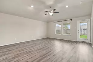 519 High Holly Cir, Magnolia, TX 77354 - Photo 8