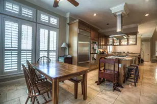 1043 Memorial Village Dr, Houston, TX 77024 - Photo 10