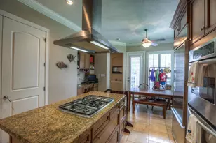 1043 Memorial Village Dr, Houston, TX 77024 - Photo 4