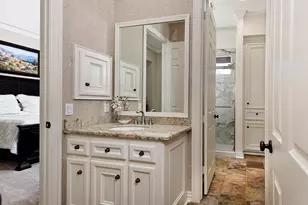 22 W Bracebridge Cir, The Woodlands, TX 77382 - Photo 16