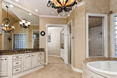 22 W Bracebridge Circle, The Woodlands, TX 77382 - Photo 14