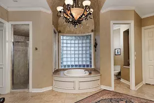 22 W Bracebridge Cir, The Woodlands, TX 77382 - Photo 12