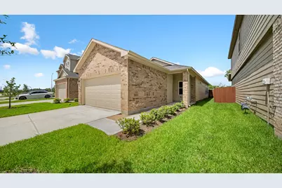 13403 Lucky Bill Lane, Houston, TX 77048 - Photo 2