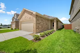 13403 Lucky Bill Ln, Houston, TX 77048 - Photo 2