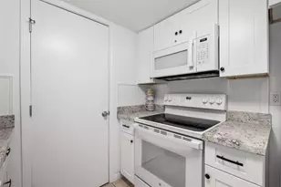 3506 Cove View Blvd, Galveston, TX 77554 - Photo 16