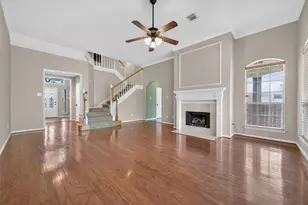2202 Plantation Bend Dr, Sugar Land, TX 77478 - Photo 6