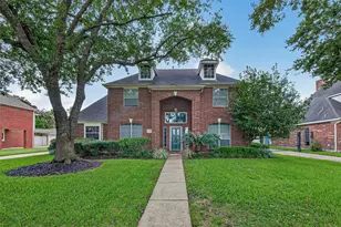 2202 Plantation Bend Dr, Sugar Land, TX 77478 - Photo 2