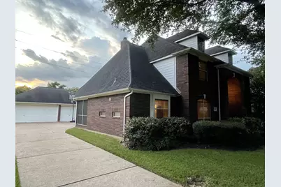 2202 Plantation Bend Drive, Sugar Land, TX 77478 - Photo 2