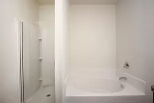 928 Lake View Cir W, Brookshire, TX 77423 - Photo 8