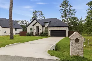 1002 4 Fountains St, New Caney, TX 77357 - Photo 2