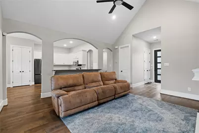 1002 Four Fountains Street, New Caney, TX 77357 - Photo 10