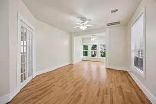 2010 Crocker St, Houston, TX 77006 - Photo 2