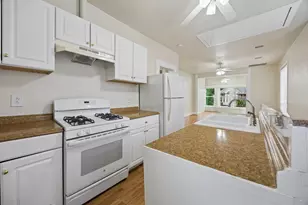 2010 Crocker St, Houston, TX 77006 - Photo 4