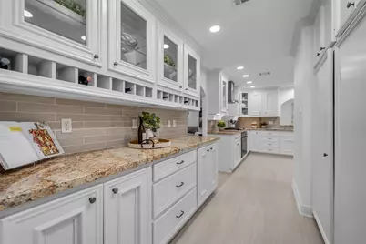 8702 Ilona Lane, Houston, TX 77025 - Photo 16