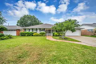8702 Ilona Ln, Houston, TX 77025 - Photo 2