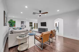 8702 Ilona Ln, Houston, TX 77025 - Photo 14